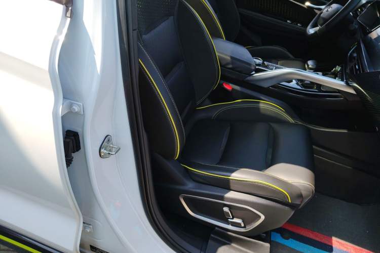 Used Geely Auto Monjaro S 2021 2.0TD DCT Two-Wheel Drive Lightning Edition Right Front Seat