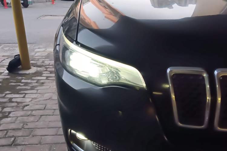 Used Jeep Cherokee 2019 2.0T Two-Wheel Drive Smart Enjoyment Version China VI