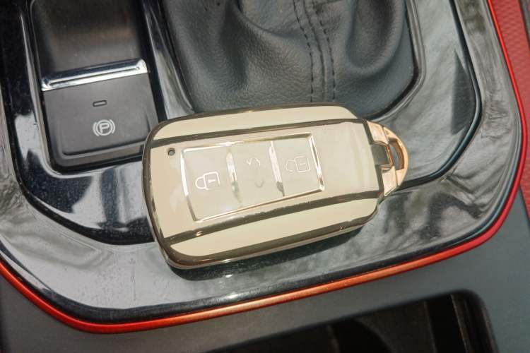 Used Dongfeng Aeolus Yixuan 2021 230T Automatic Glory Edition
