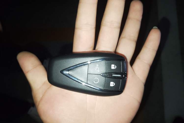 Used CHANGAN UNI-Z New Energy 2024 Blue Whale Smart Electric iDD 125km Beyond Edition Vehicle Key