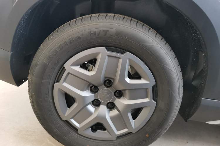 Used BYD Yuan UP 2025 Model 301KM Leading Version Exterior 5