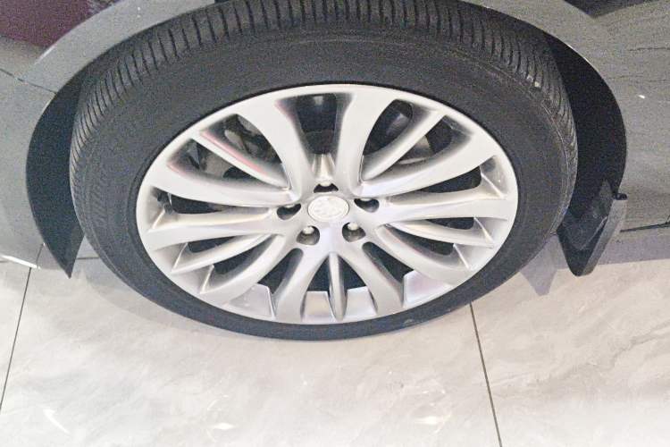 Used Buick LaCrosse 2018 28T Luxury Model
