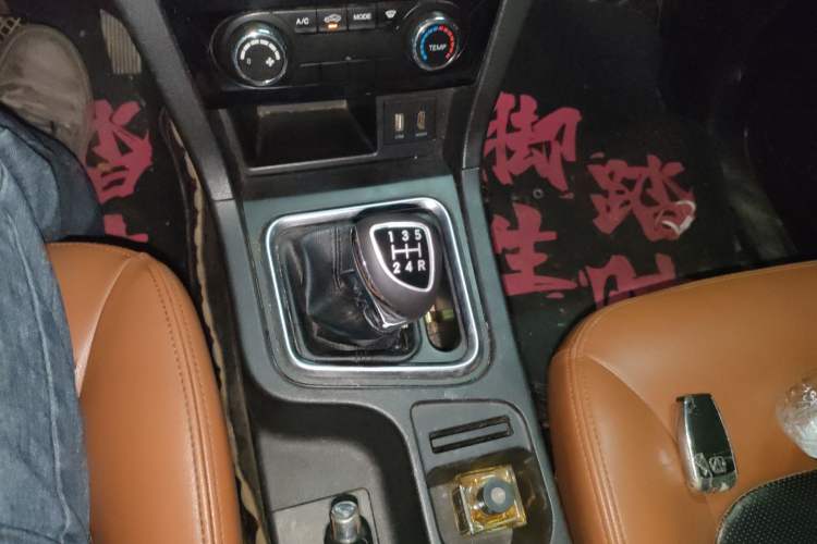 Used BAIC Weiwang M50F 2017 1.5L Luxury Model Gear Lever