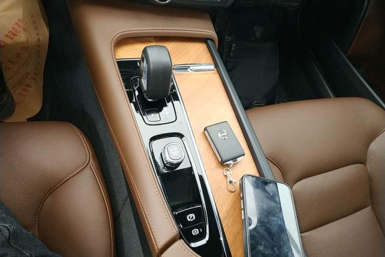 Used Volvo S90 2024 B5 Zhiyi Luxury Edition