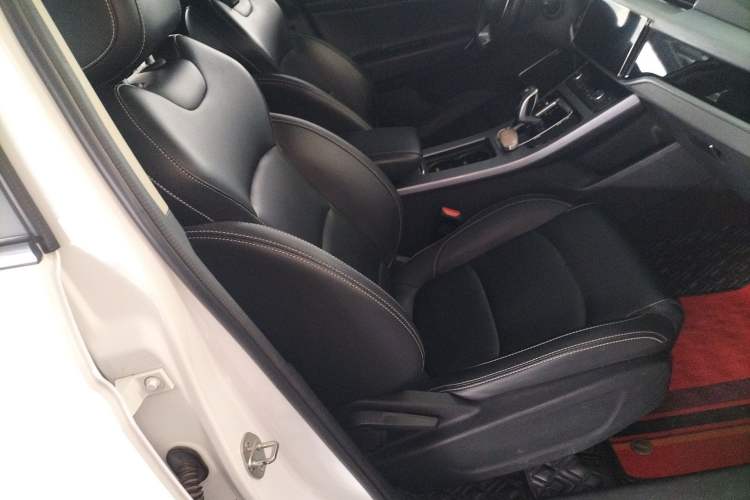 Used Geely Auto Emgrand X7 Sport 2021 Million Edition 1.8TD DCT Two-Wheel Drive Comfort Model Right Front Seat