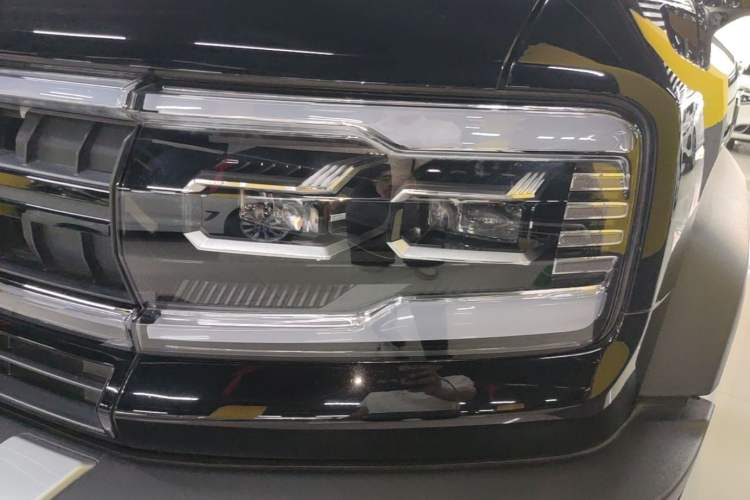 Used Formula Leopard 5 2023 Navigator Edition Left Front Headlight