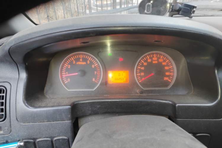 Used FORTHING Lingzhi 2016 V3 1.5L 7-seat Standard Model China IV Standard