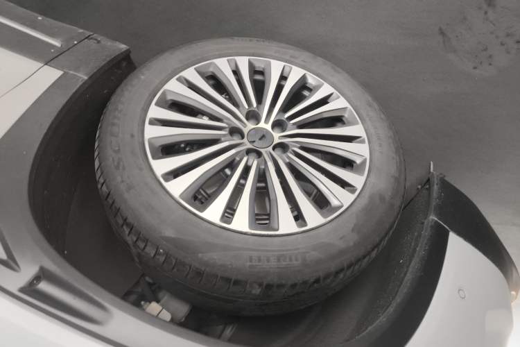 Used Nio ES7 2022 75 kWh Left Front Wheel Hub