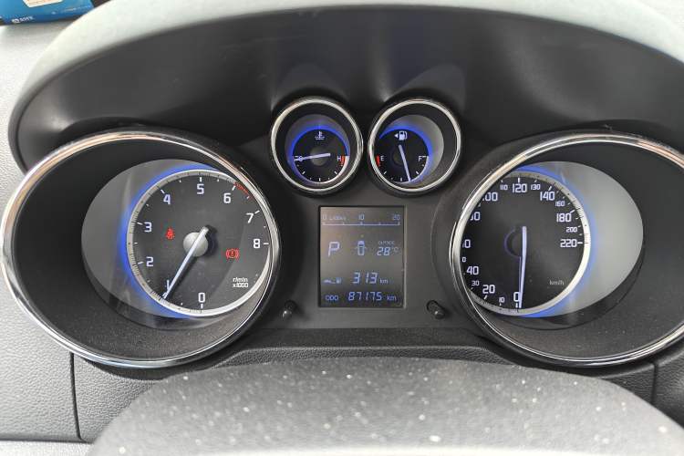 Used CHANGAN CS35 2016 1.6L Automatic Luxury Model China IV Standard
