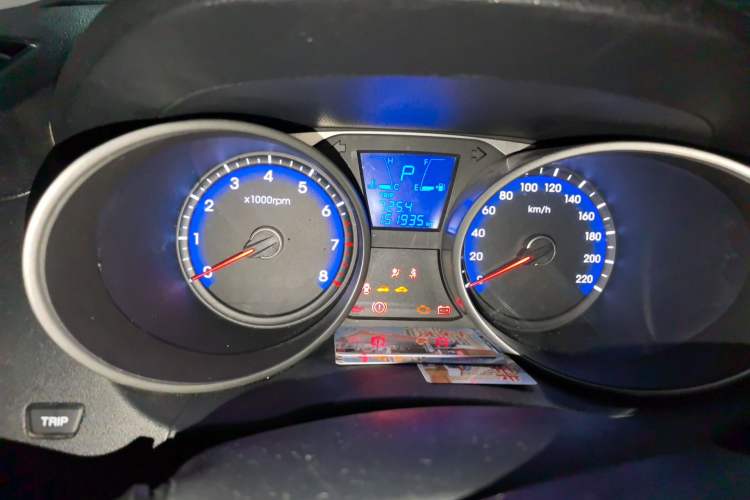 Used Hyundai ix35 2015 2.0L Automatic 2WD Smart Version China V Standard Odometer Close Up