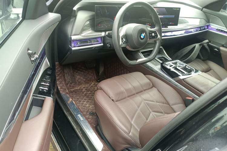 Used BMW 7 Series 2023 740Li Luxury Edition with Premium Package
