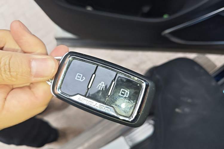 Used JETOUR X90 2019 1.5T Manual Smart Enjoyment Model 6 Seats China V Emission Standard