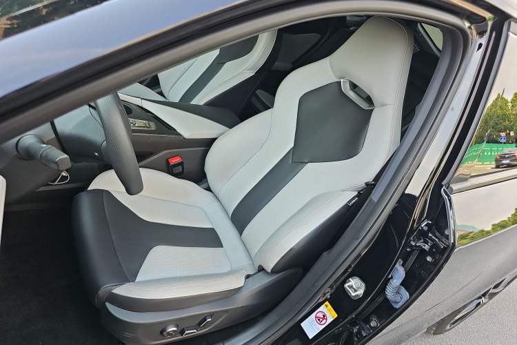 Used Changan UNI-V iDD 2024 Blue Whale Smart Electric iDD 136km Luxury Model
