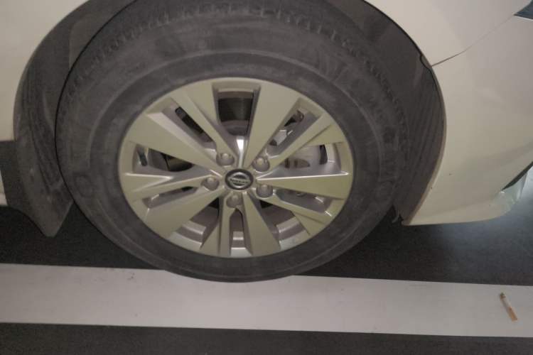 Used Nissan Teana 2020 Revised Version 2.0L XL Comfort Edition Right Front Wheel Hub