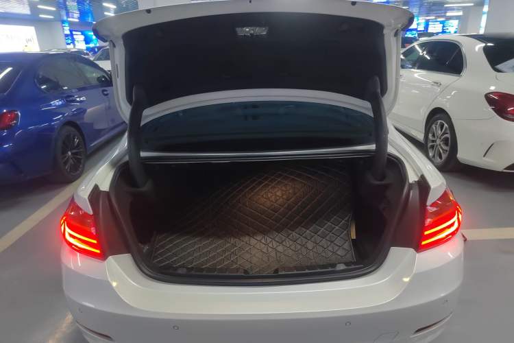 Used BMW 4 Series 2016 420i Fashion Model
