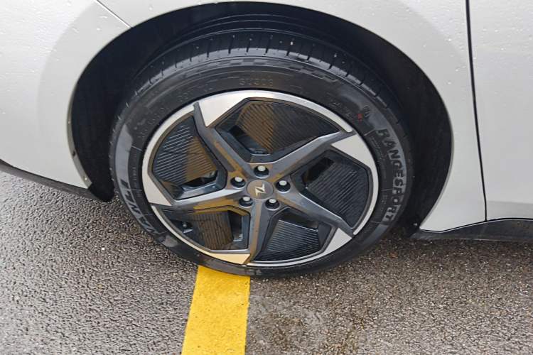 Used Dongfeng eπ eπ007 2024 Range-Extended 200 RuYi Edition