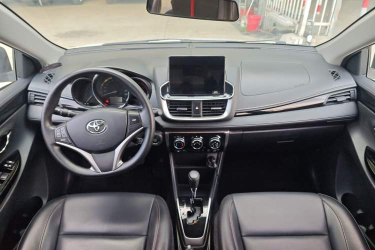 Used Toyota YARiS L Zhi Xuan 2020 X-Trail X 1.5L CVT Prestige Edition Center Console