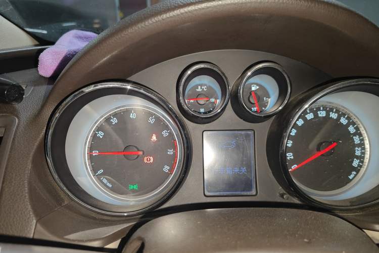 Used Buick Regal 2014 2.0L Leading Fashion Edition Instrument Cluster