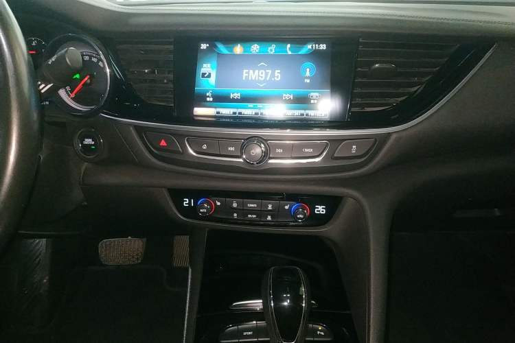 Used Buick Regal 2019 20T Elite Version China V Standard Audio And AC Panel