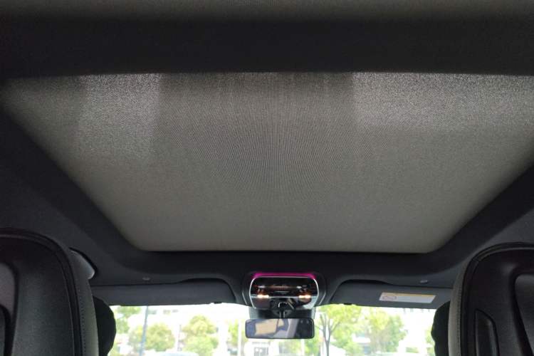 Used Mercedes-Benz GLC 2024 Facelifted GLC 260 L 4MATIC Luxury Version 5 Seats Headliner