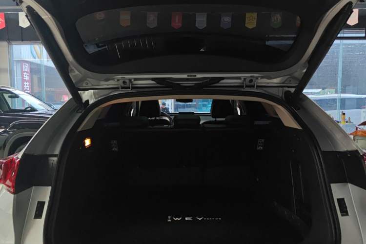 Used Wey VV7 2017 2.0T Flagship Model Trunk