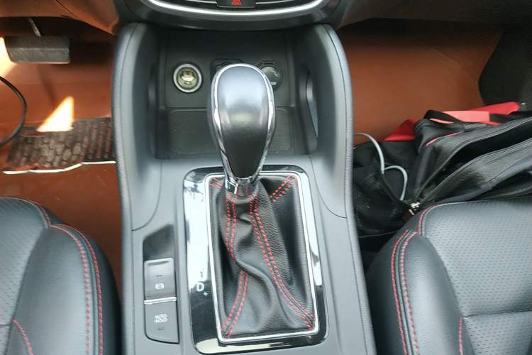 Used Changan CS75 2015 1.8T Automatic 4x4 Prestige Model China IV Standard