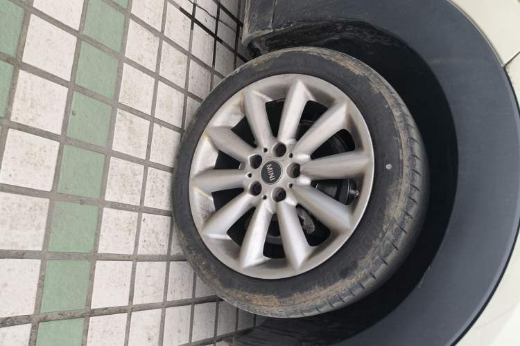 Used MINI Clubman 2019 1.5T ONE Right Front Wheel Hub