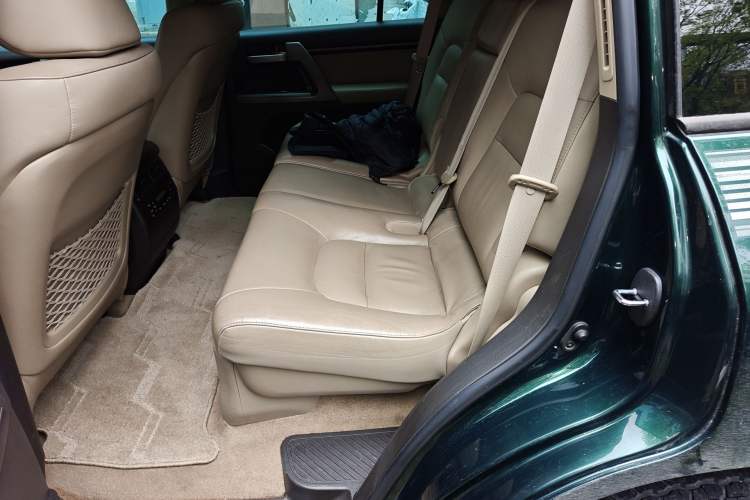 Used Toyota Land Cruiser 2010 4.0L Automatic VX Left Rear Seat