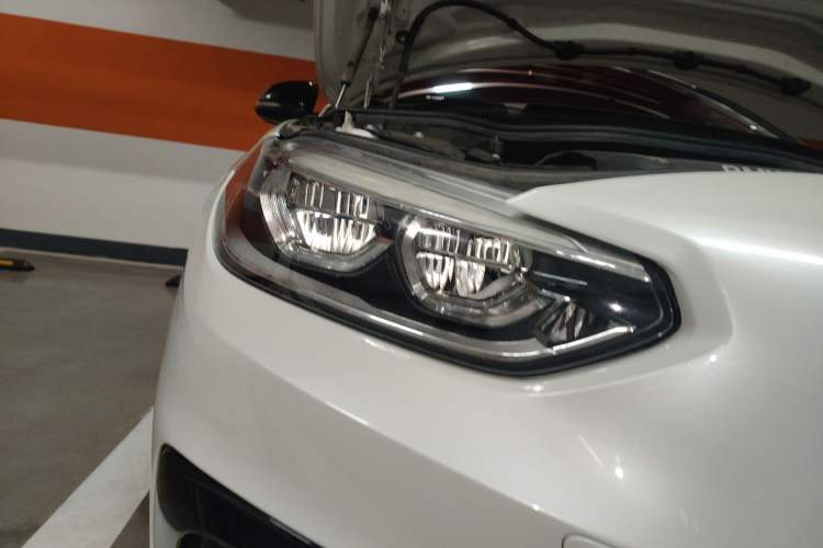 Used BMW 1 Series 2018 118i Sport Edition Right Front Headlight