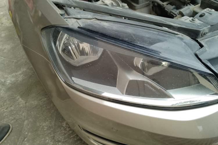 Used Volkswagen Golf 2017 1.6L Automatic Comfort Million-Vehicle Anniversary Edition
