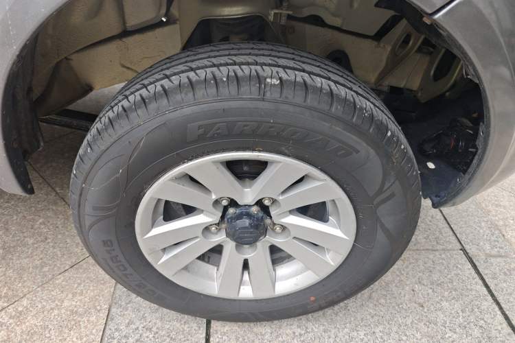 Used Suzuki Jimny 2011 1.3 AT Right Front Wheel Hub