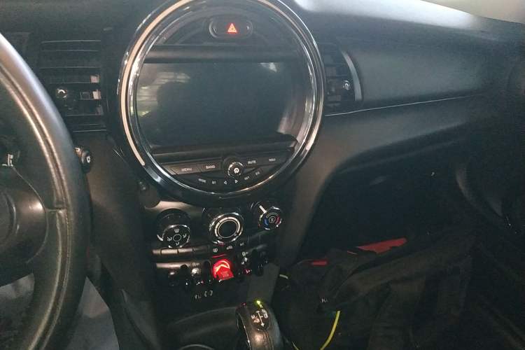 Used MINI 2014 1.2T ONE Audio And AC Panel