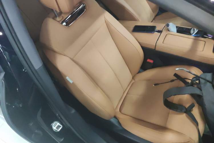 Used VOYAH PASSION 2024 PHEV Four-Wheel Drive Ultra-Long Range Executive Edition
