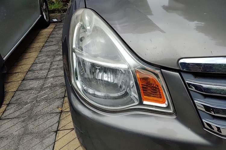 Used Nissan Sylphy 2012 Classic 1.6XE Automatic Comfort Edition Right Front Headlight