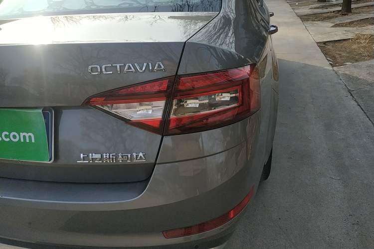 Used Skoda Octavia 2018 1.6L Automatic Luxury Edition