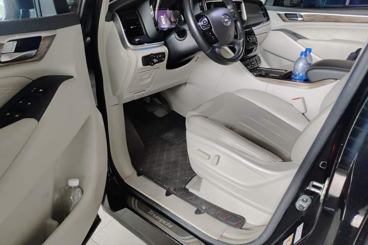 Used GAC Trumpchi M8 2018 320T Luxury Edition
