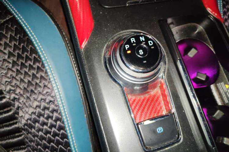 Used Ford Mondeo 2018 EcoBoost 200 Luxury Model Gear Lever