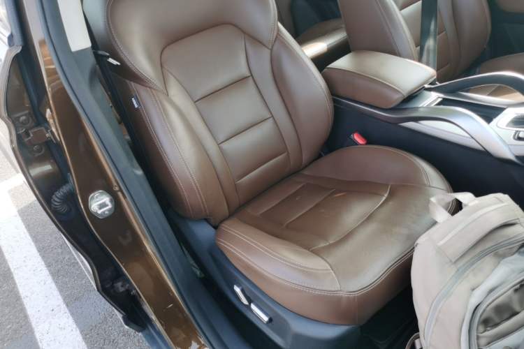 Used Geely Auto Emgrand X7 Sport 2016 1.8TD Automatic All-Wheel-Drive ZhiZun Edition Right Front Seat