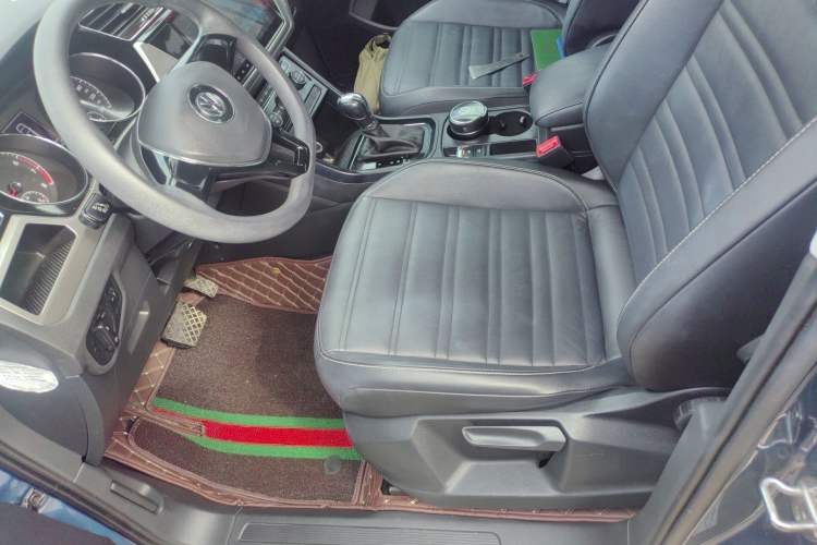 Used Volkswagen Touran 2016 Volkswagen Touran L 280TSI DSG Comfort Edition Left Front Seat