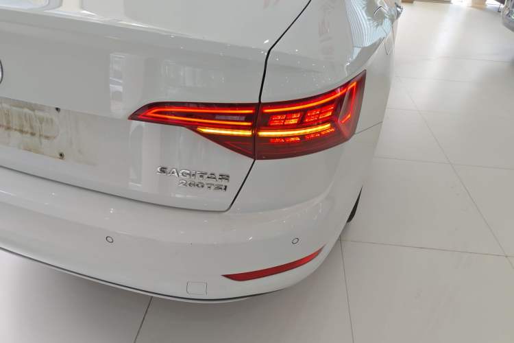 Used Volkswagen Sagitar 2021 280TSI DSG Excellence Edition Right Rear Taillight