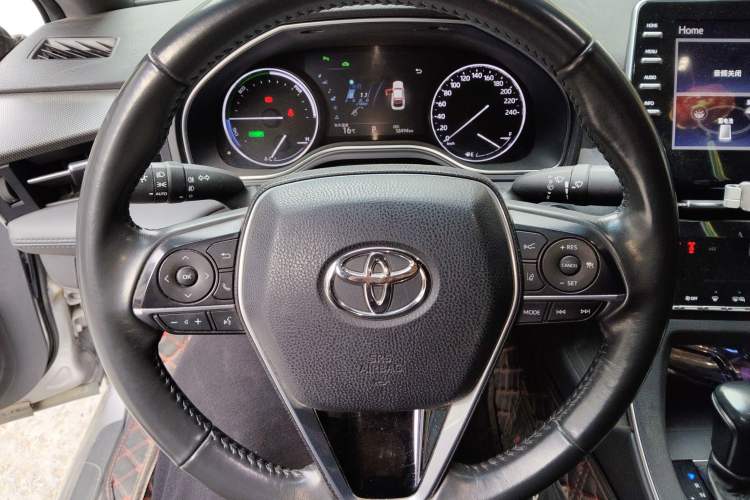 Used Toyota Avalon 2019 Dual-Engine 2.5L Luxury Edition China VI Standard