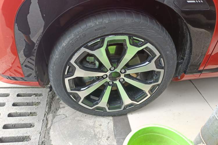 Used AION V 2024 Aion Tyrannosaurus 650 Smart Luxury Edition