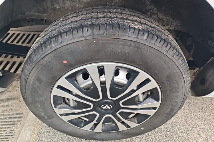 Used SAIC MAXUS Dana V1 2025 Low-Roof Multi-Function Version 50 kWh
