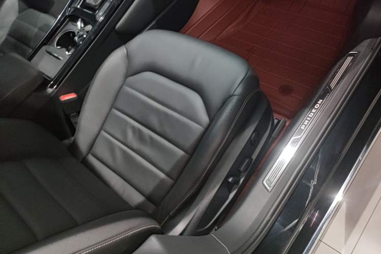 Used Volkswagen Phideon 2019 380TSI Two-Wheel Drive Business Edition China VI Standard
