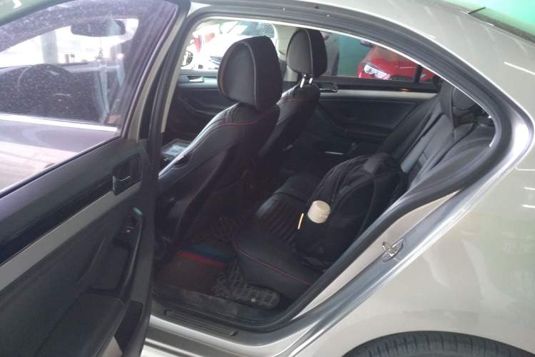 Used Volkswagen Sagitar 2018 280TSI DSG Comfort Model Left Rear Seat