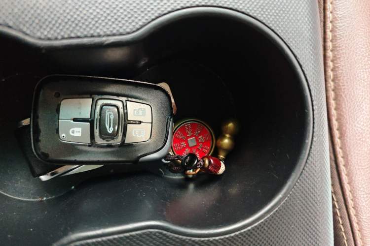 Used BYD M6 2015 2.4L Automatic Prestige Edition
