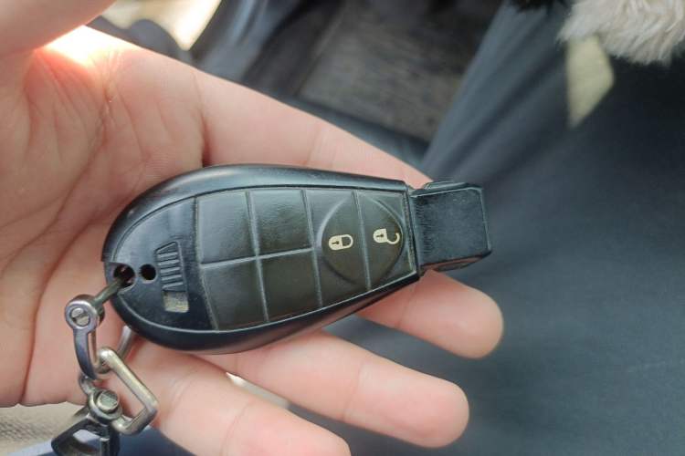 Used Jeep Grand Cherokee 2011 Revised Version 3.6L Comfort Edition
