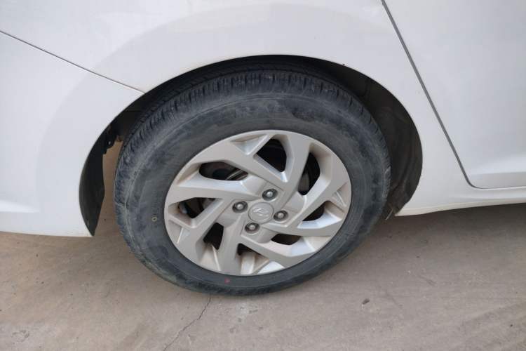 Used Hyundai Verna (new generation) 2020 1.4L Manual GLS Cool Edition Right Rear Wheel Hub