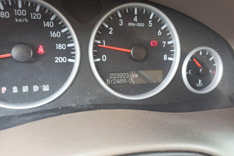 Used Buick GL8 2011 2.4L LT Executive Edition Odometer Close Up