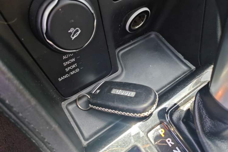 Used Jeep Grand Commander 2020 2.0T Four-Wheel Drive Night Eagle Edition Vehicle Key